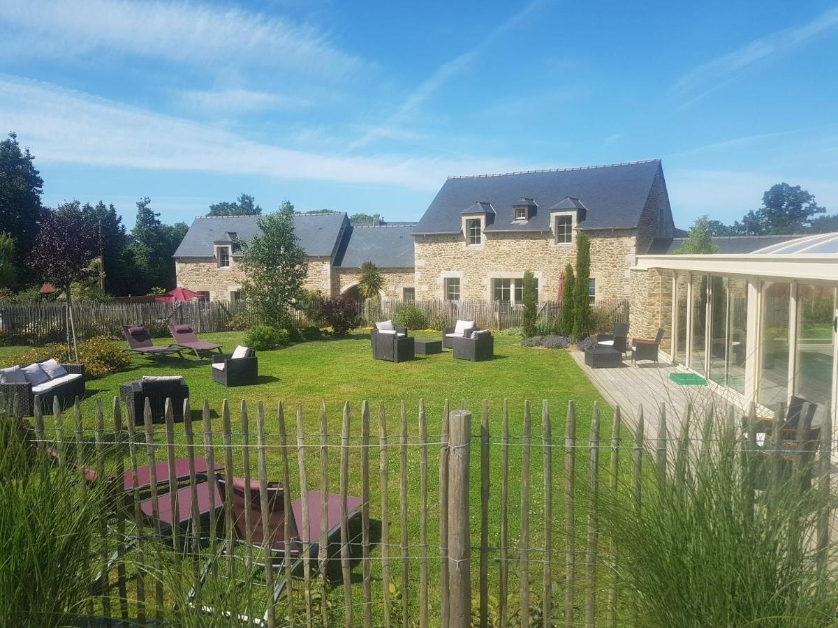 Les Gites Du Haut Pin Calorguen Eksteriør billede