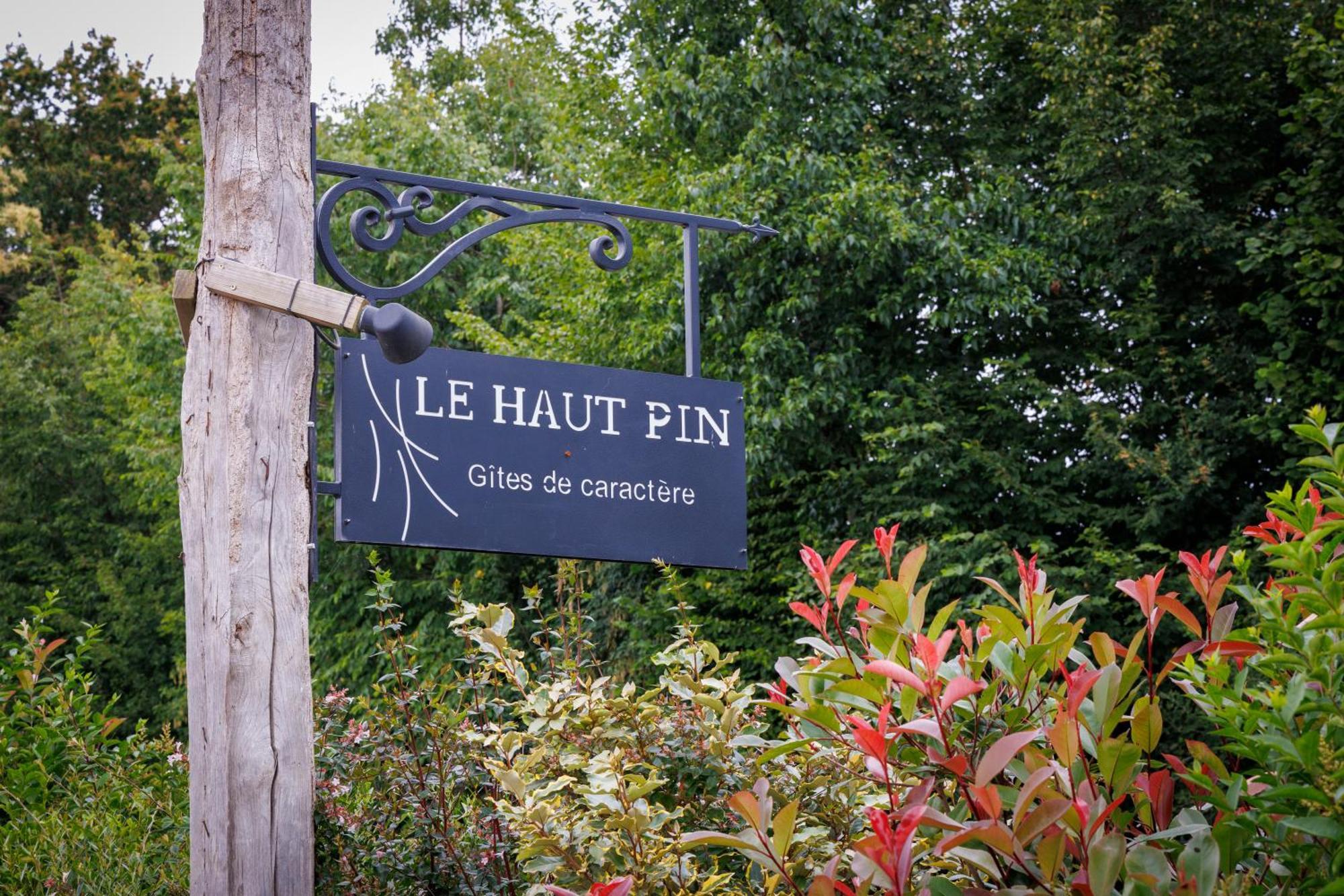 Les Gites Du Haut Pin Calorguen Eksteriør billede